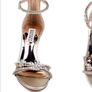 Badgley Mischka Hobbs heels sz 8.5 NWT